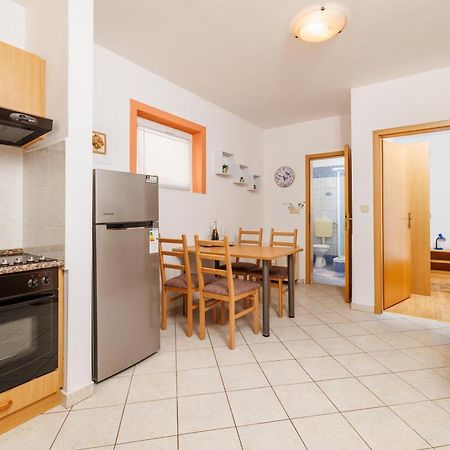 Apartment Julija Повиле Экстерьер фото