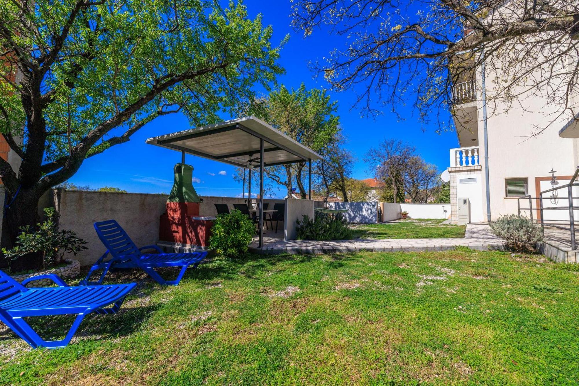 Apartment Julija Повиле Экстерьер фото